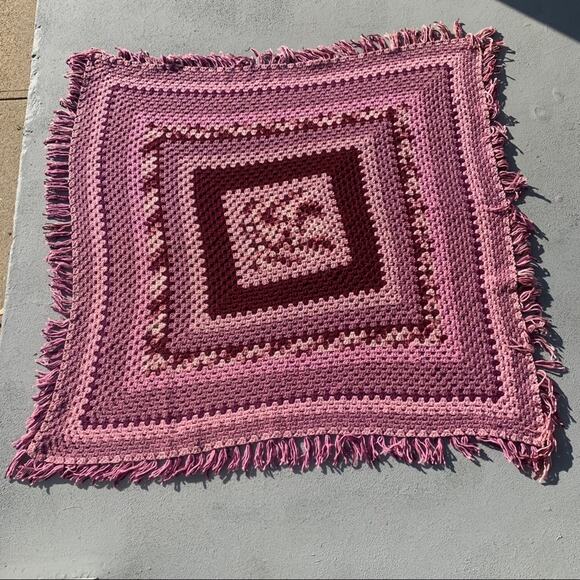 Crochet granny square giant purple fringe blanket - Picture 1 of 6